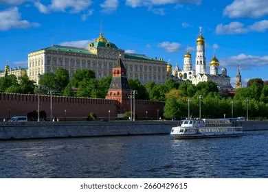 Где и когда гулять с гидом в столице